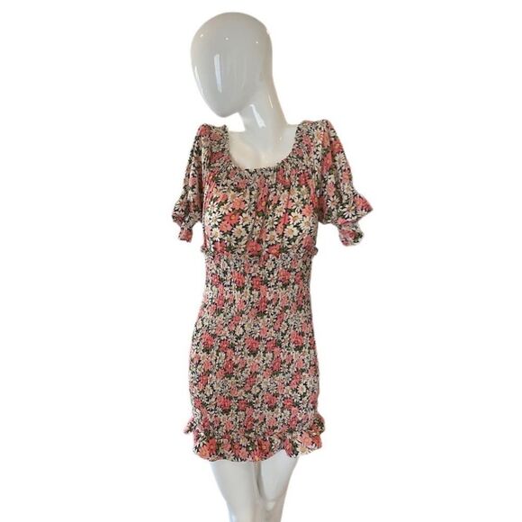 entro Dresses & Skirts - Entro Smocked Floral Print Sundress